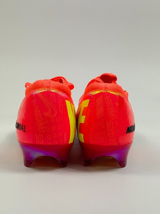 Athletic_Shoes